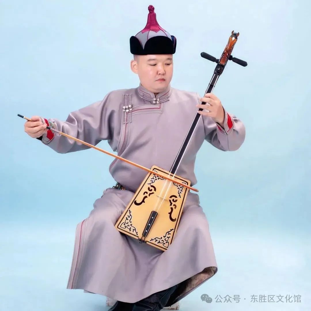 2马头琴老师.jpg